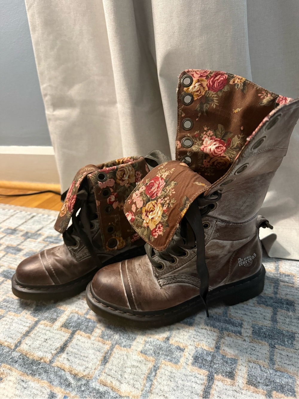 Dr. Marten Triumph Floral Fold-over Lace Up Boots - Picture 3 of 7